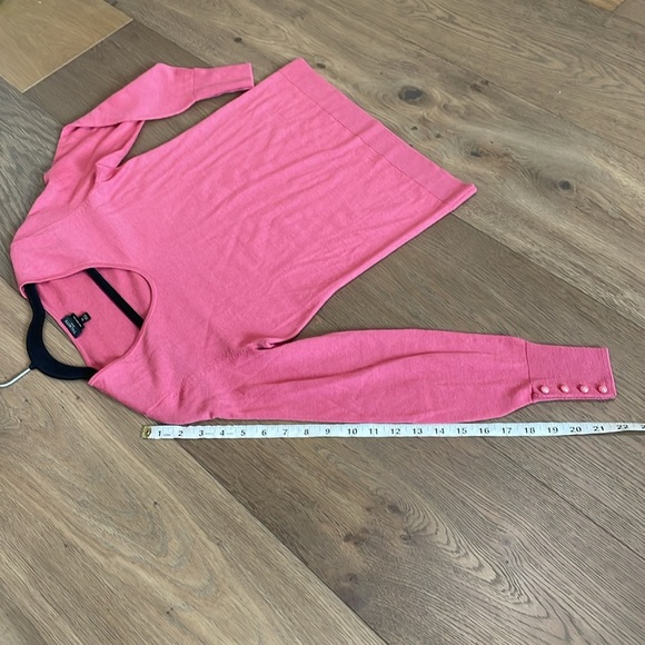 Talbots Petite 100% Pure Soft Merino V-Neck Sweater Size Small Petite - Picture 10 of 10